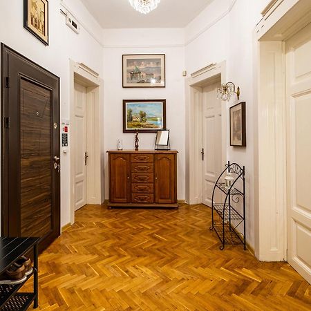 Aristocratic 2Bdrm Central Apartment Varna Exterior photo